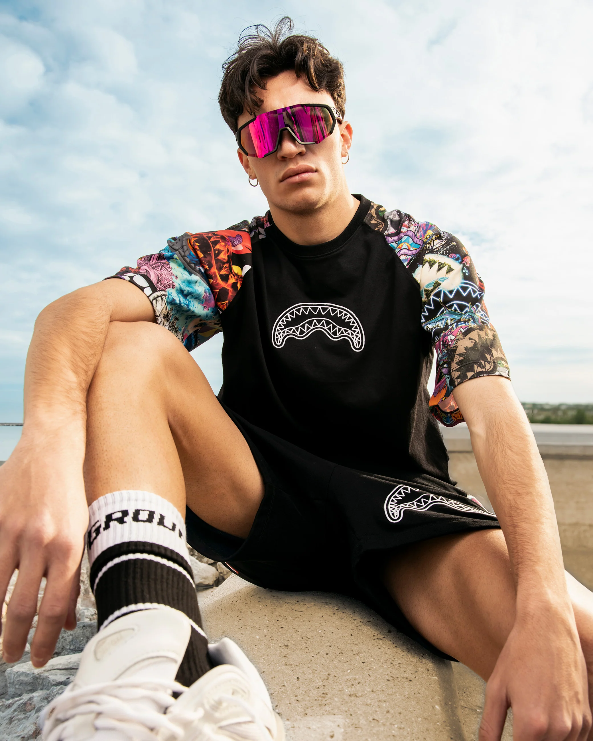 ALL THE SHARK RAGLAN OVER T-SHIRT - Image 9