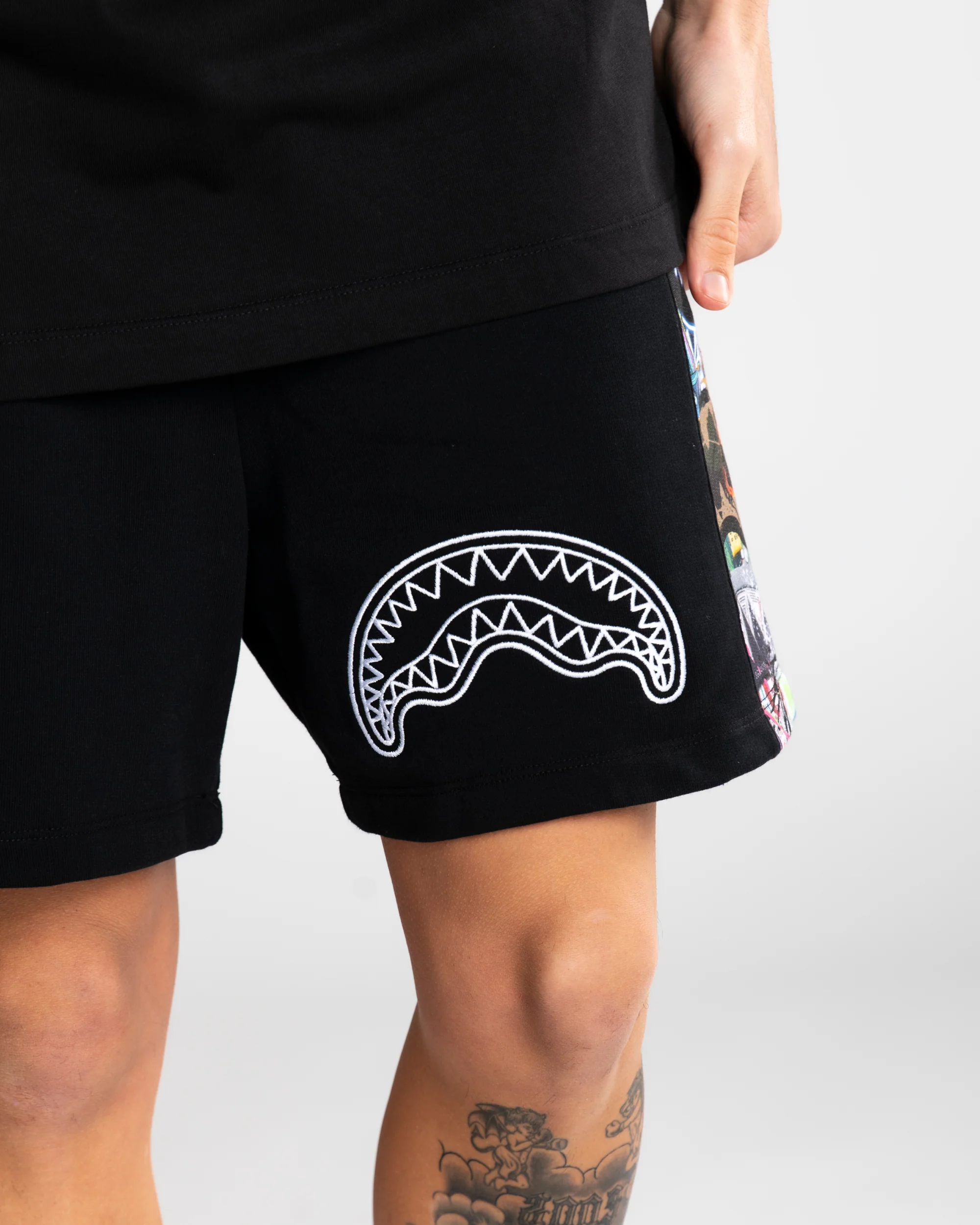 ALL THE SHARK SHORTS - Image 5