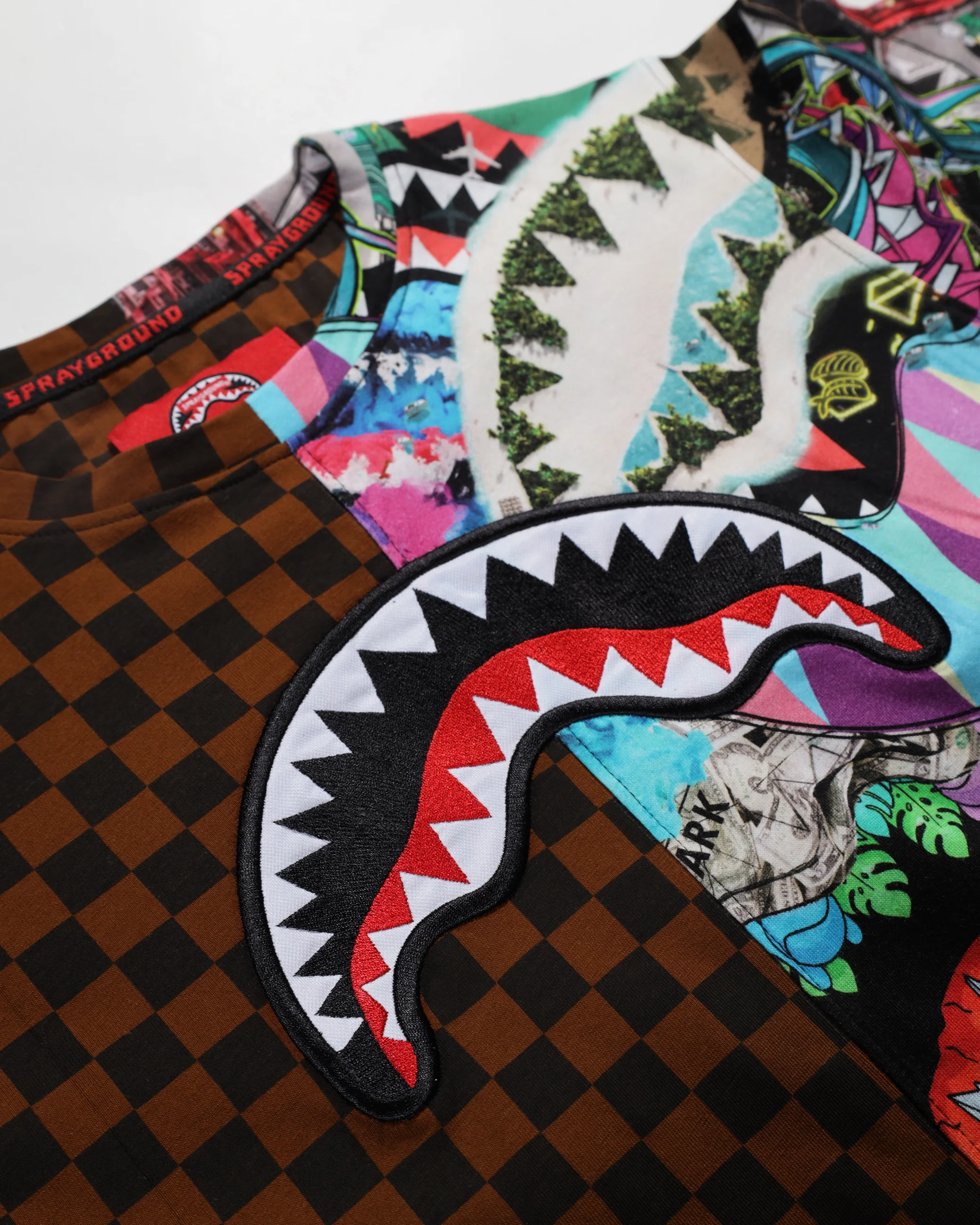 ALL THE SHARKS SPLIT REGULAR T-SHIRT - Image 5
