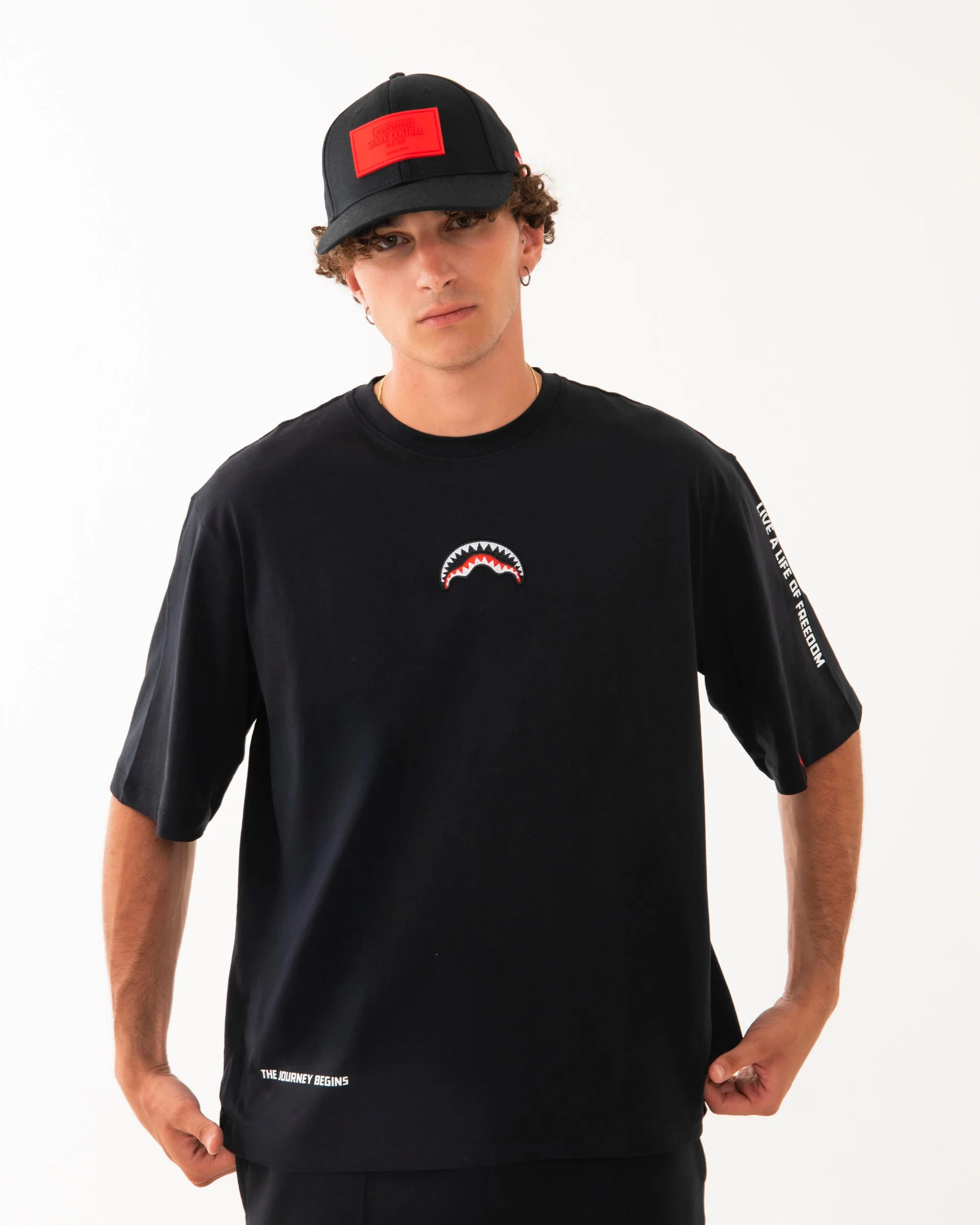 BE A SHARK BOXY T-SHIRT BLK - Image 2