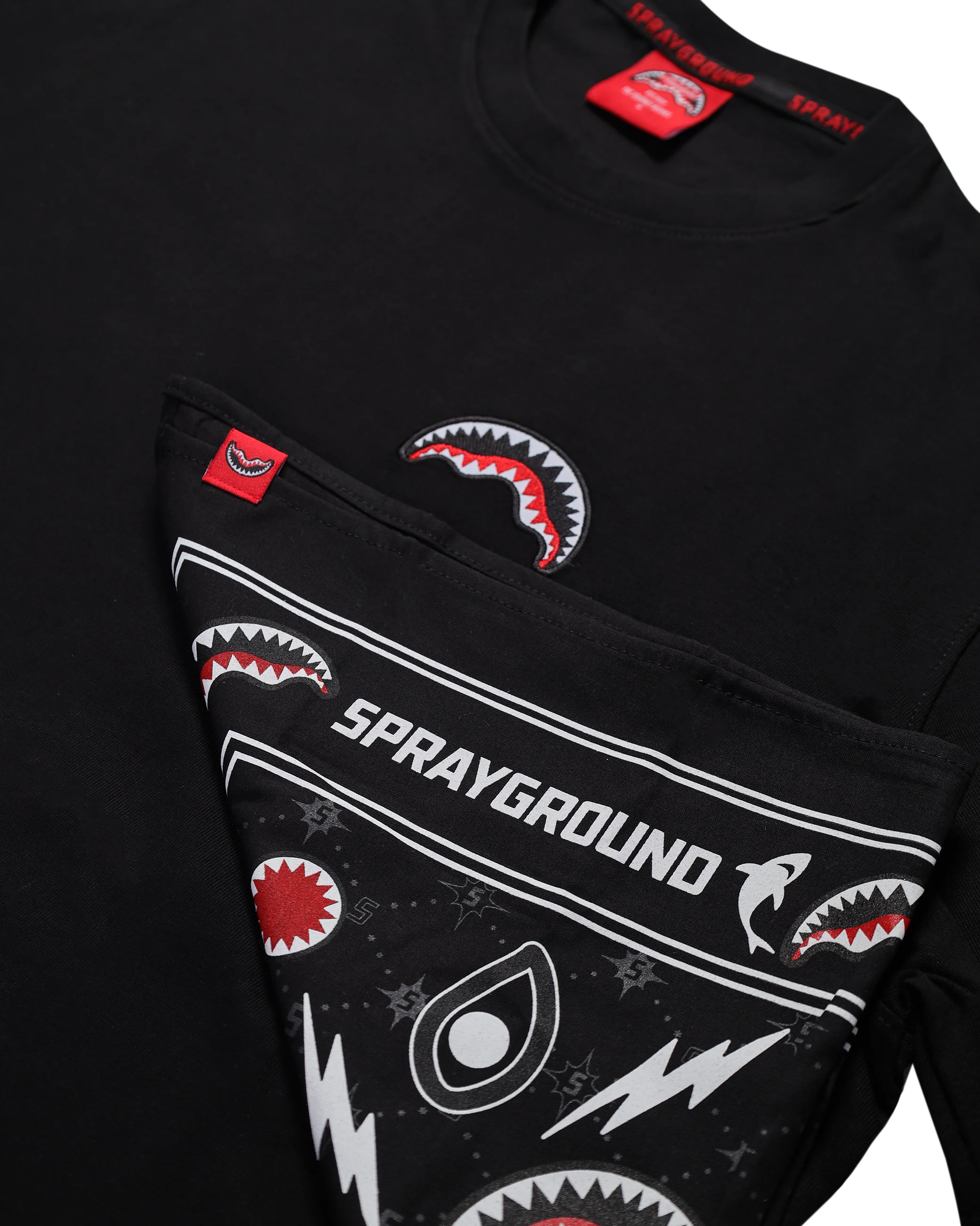 BLACK BANDANA - REGULAR BLACK T-SHIRT - Image 7