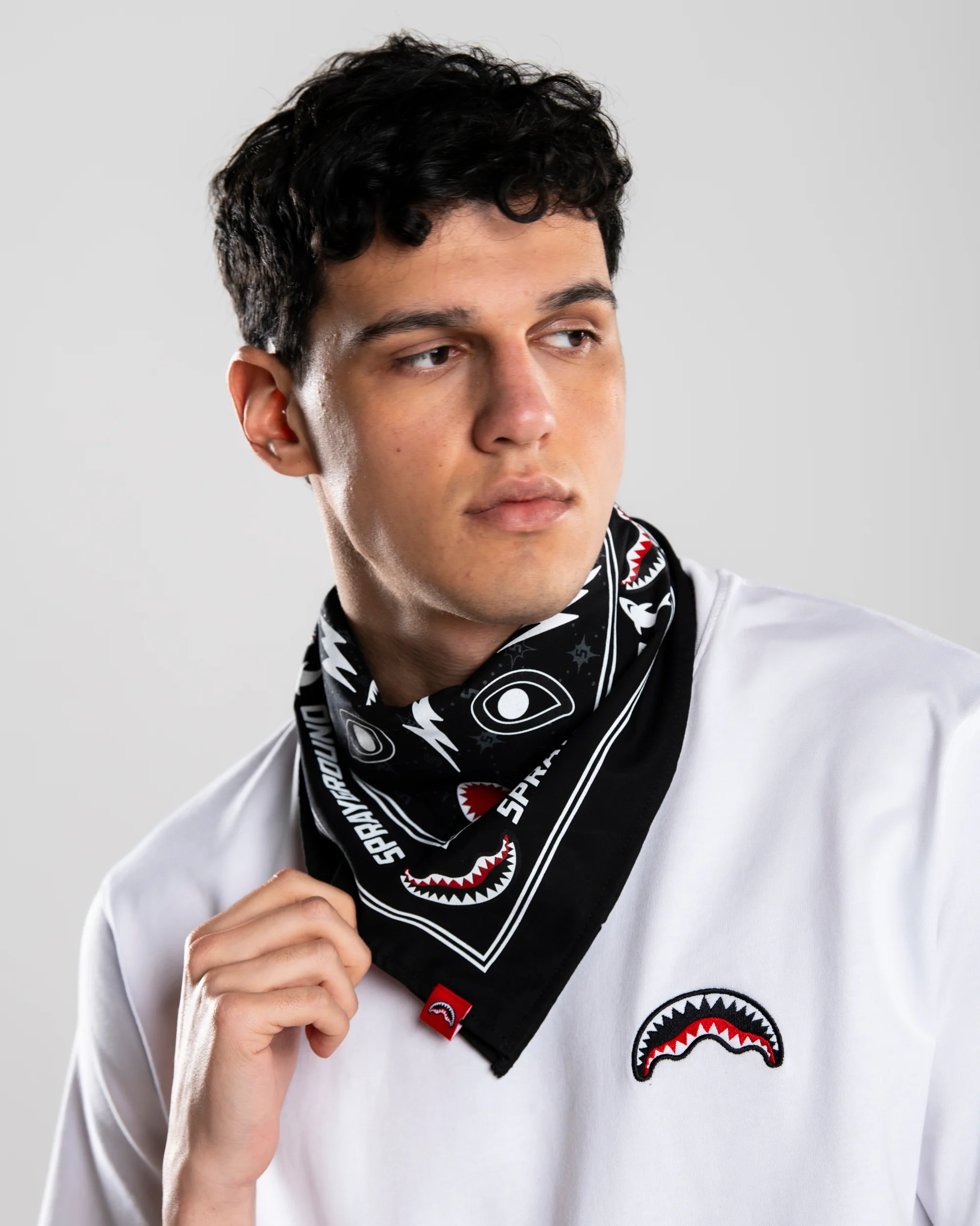 BLACK BANDANA - REGULAR WHITE T-SHIRT - Image 3