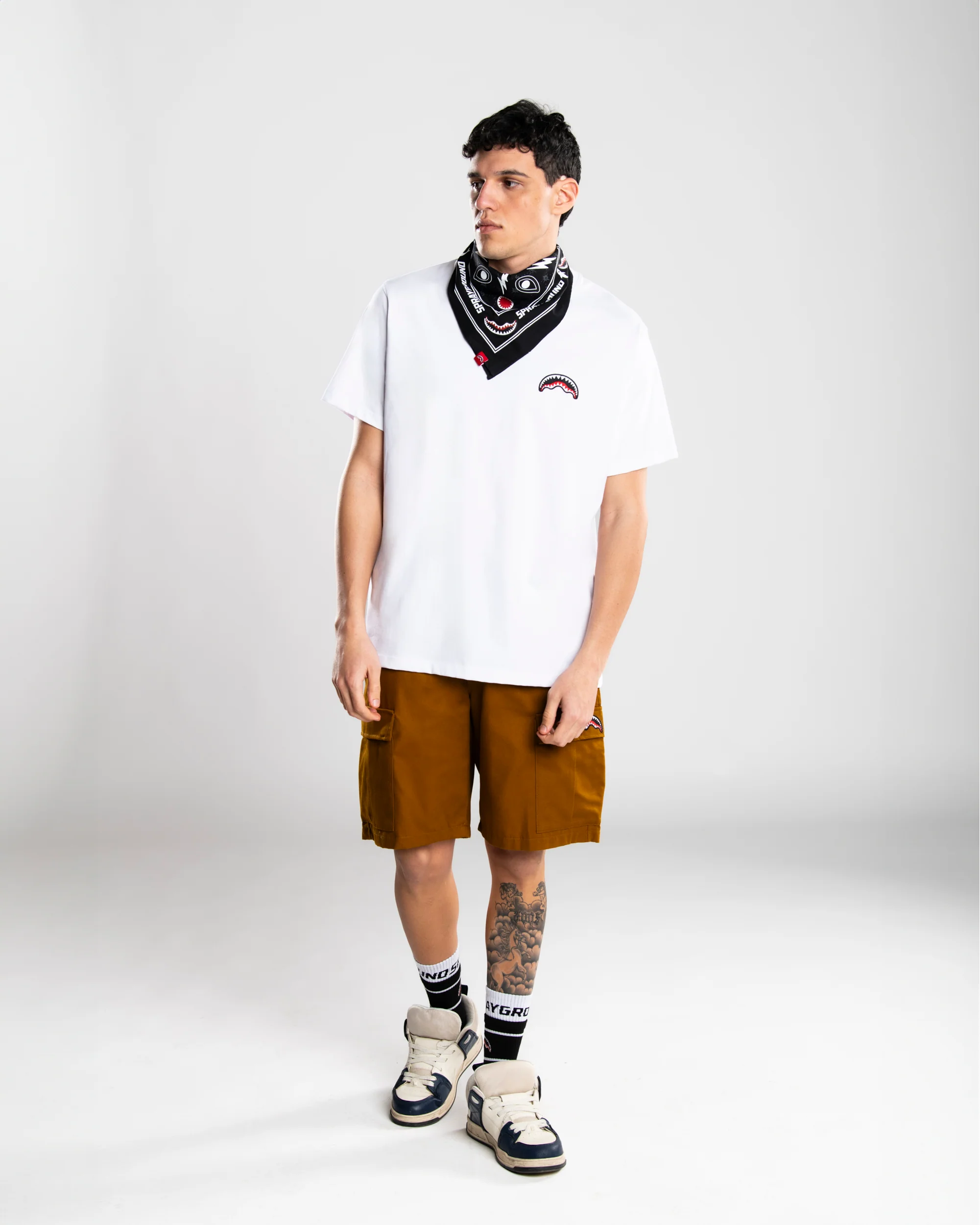 BLACK BANDANA - REGULAR WHITE T-SHIRT - Image 4