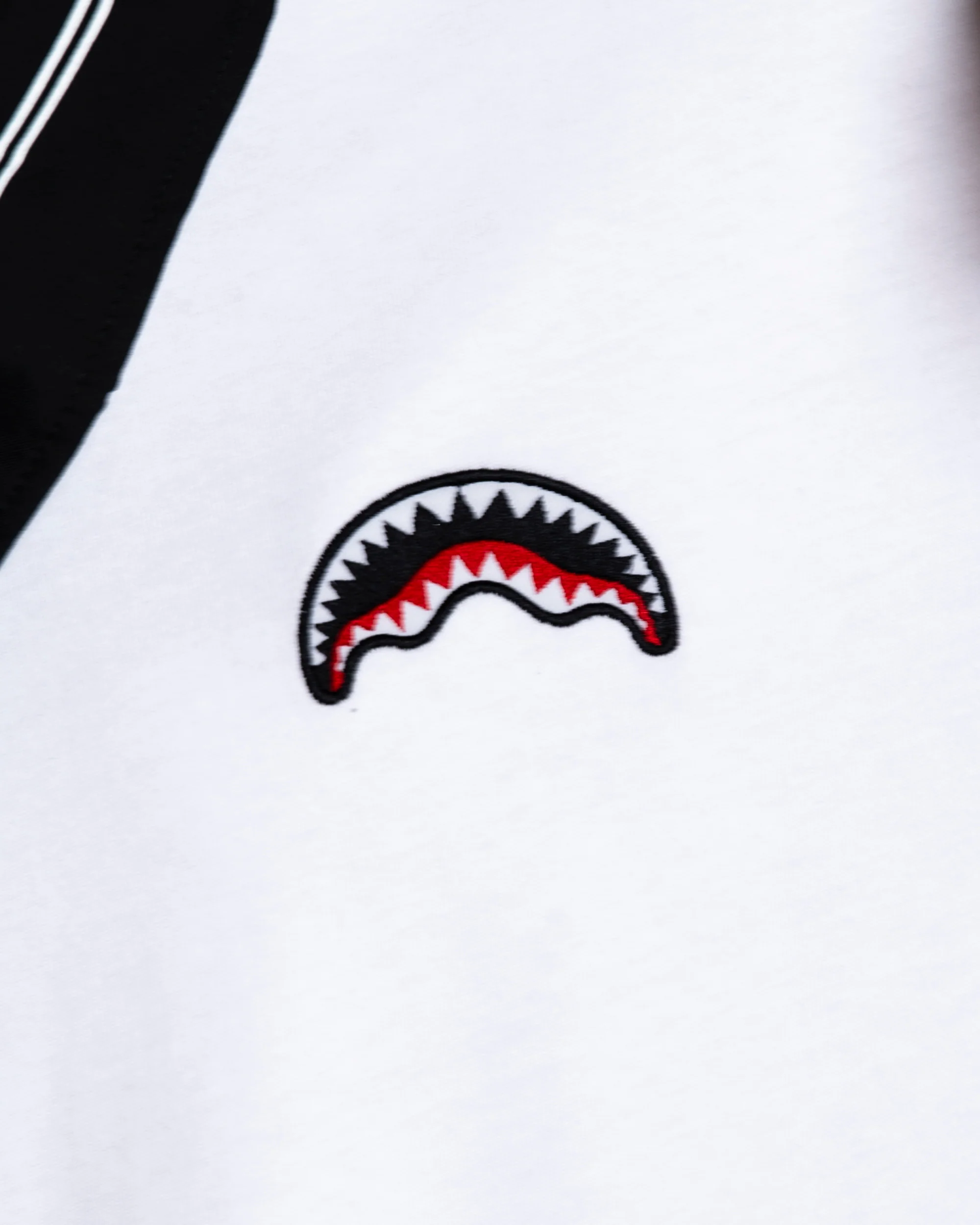 BLACK BANDANA - REGULAR WHITE T-SHIRT - Image 8