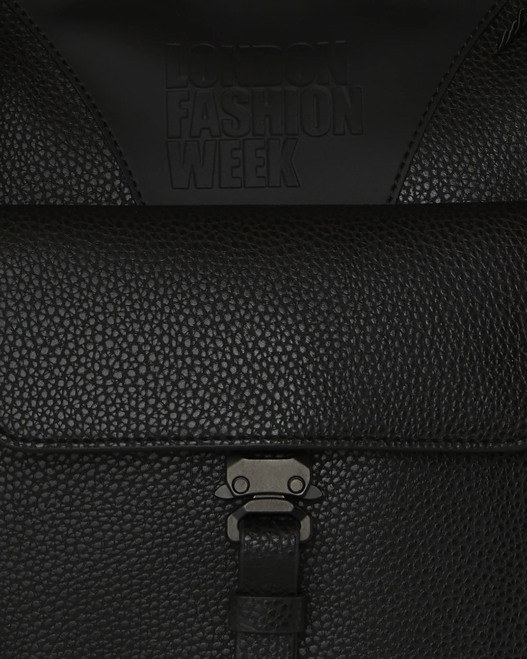 LFW BLACK POCKET TOTE - Image 6