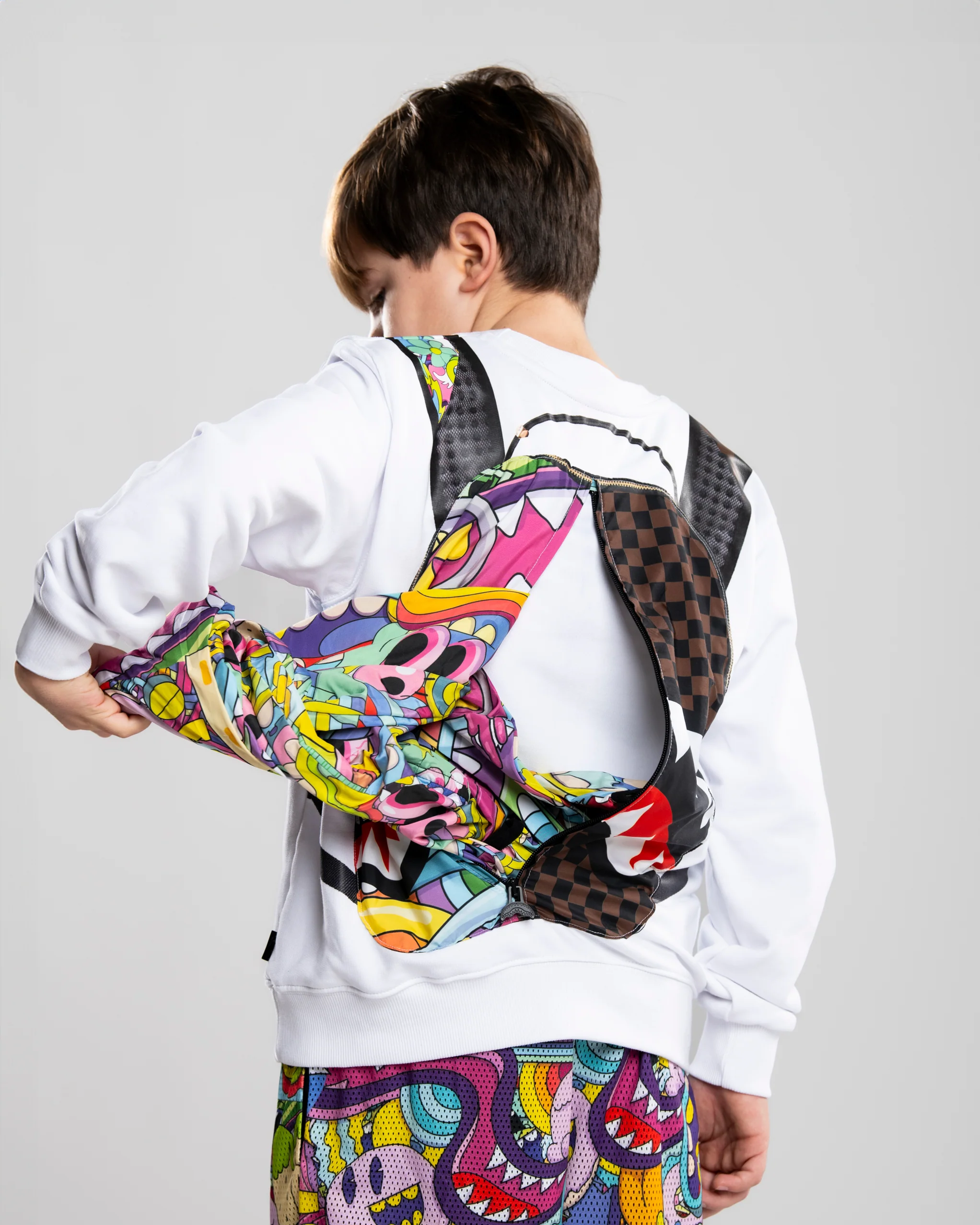 LUCID DREAMS JELLY WORLD FIXES BACKPACK IN THE CREWNECK - Image 3