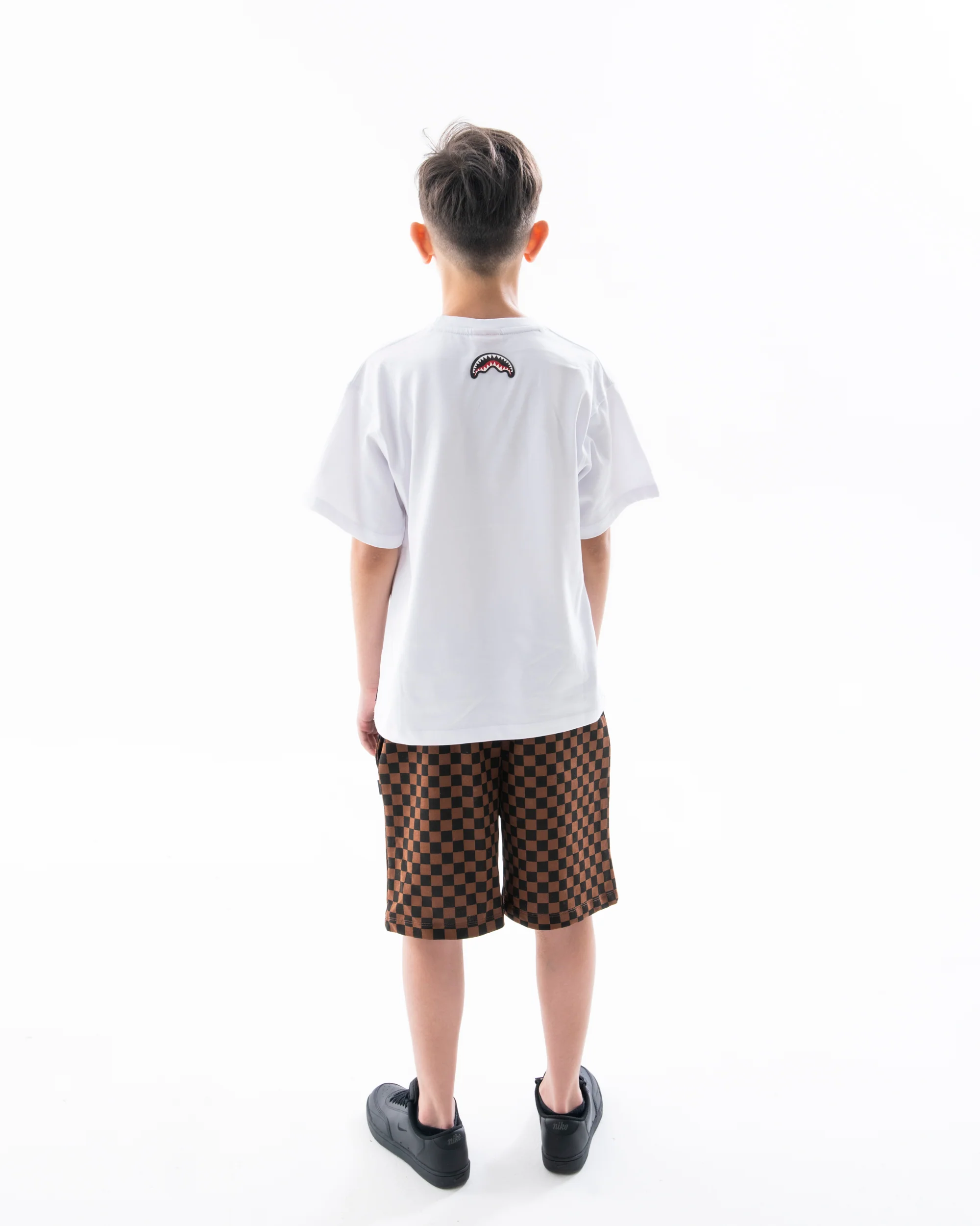 MAKES THE WORLD GO ROUND WHITE OVER T-SHIRT - Image 4