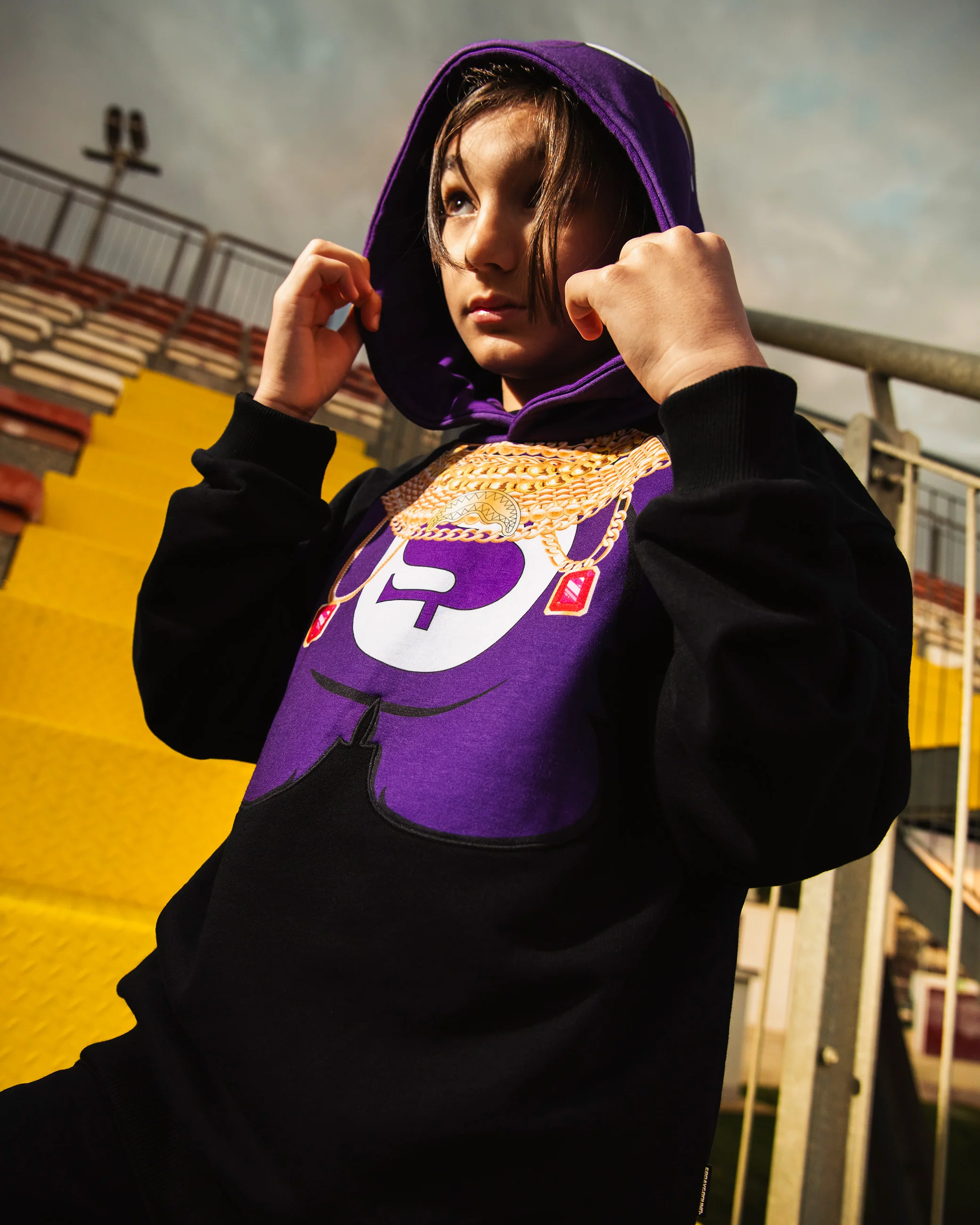 MANY CHAINS BEAR OVER HOODIE - Image 8