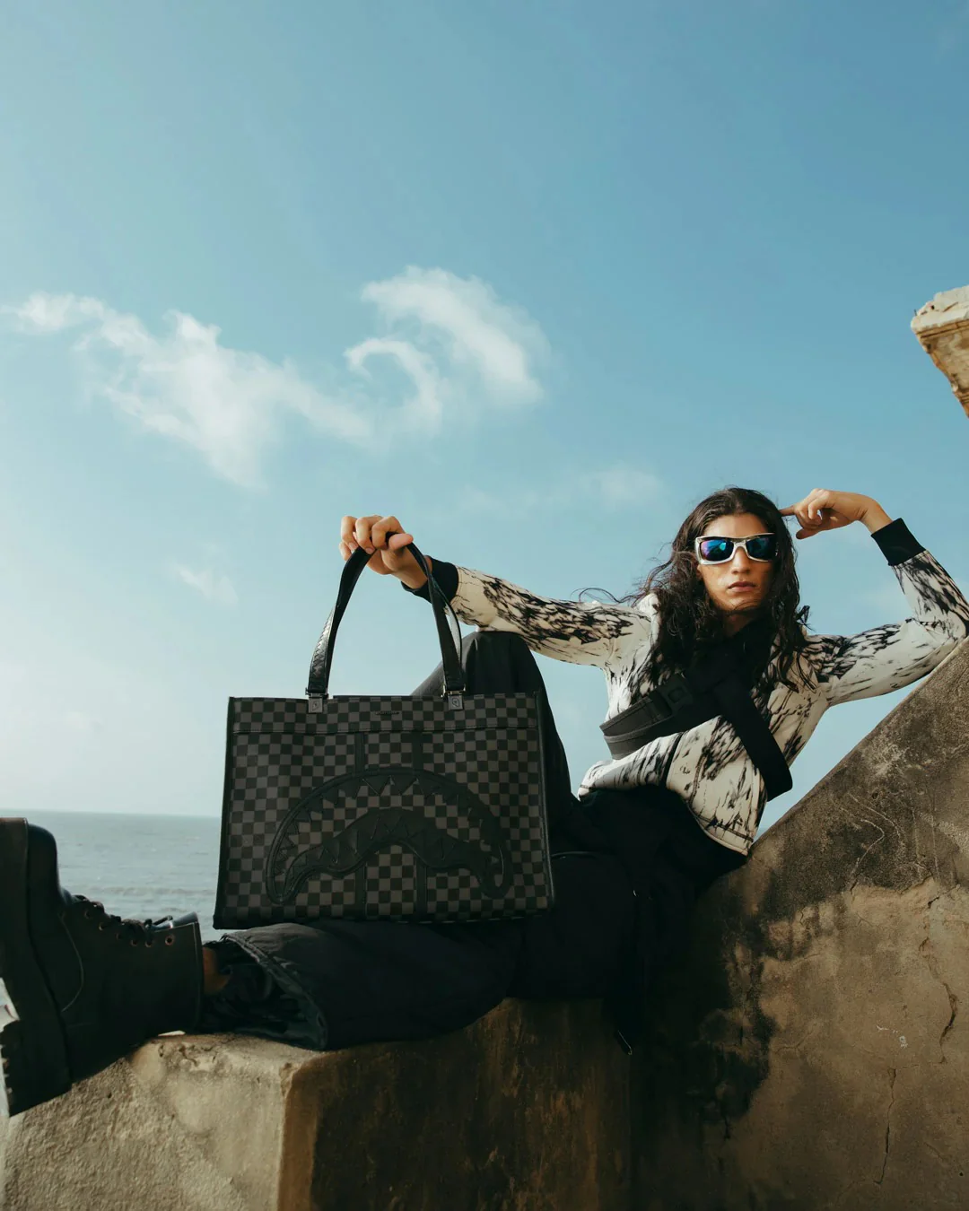 MIDNIGHT CHATEAU TOTE - Image 4
