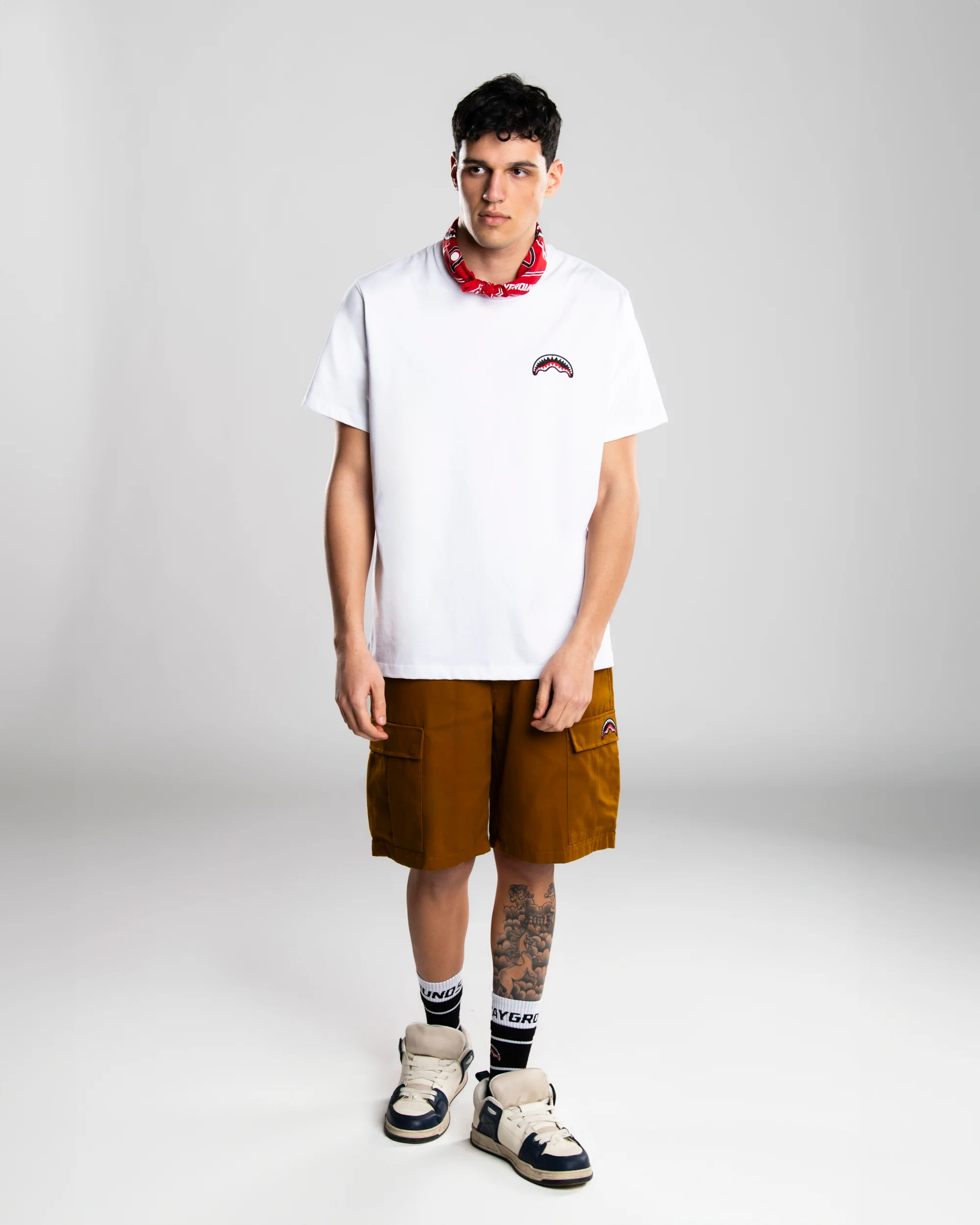 RED BANDANA - REGULAR WHITE T-SHIRT