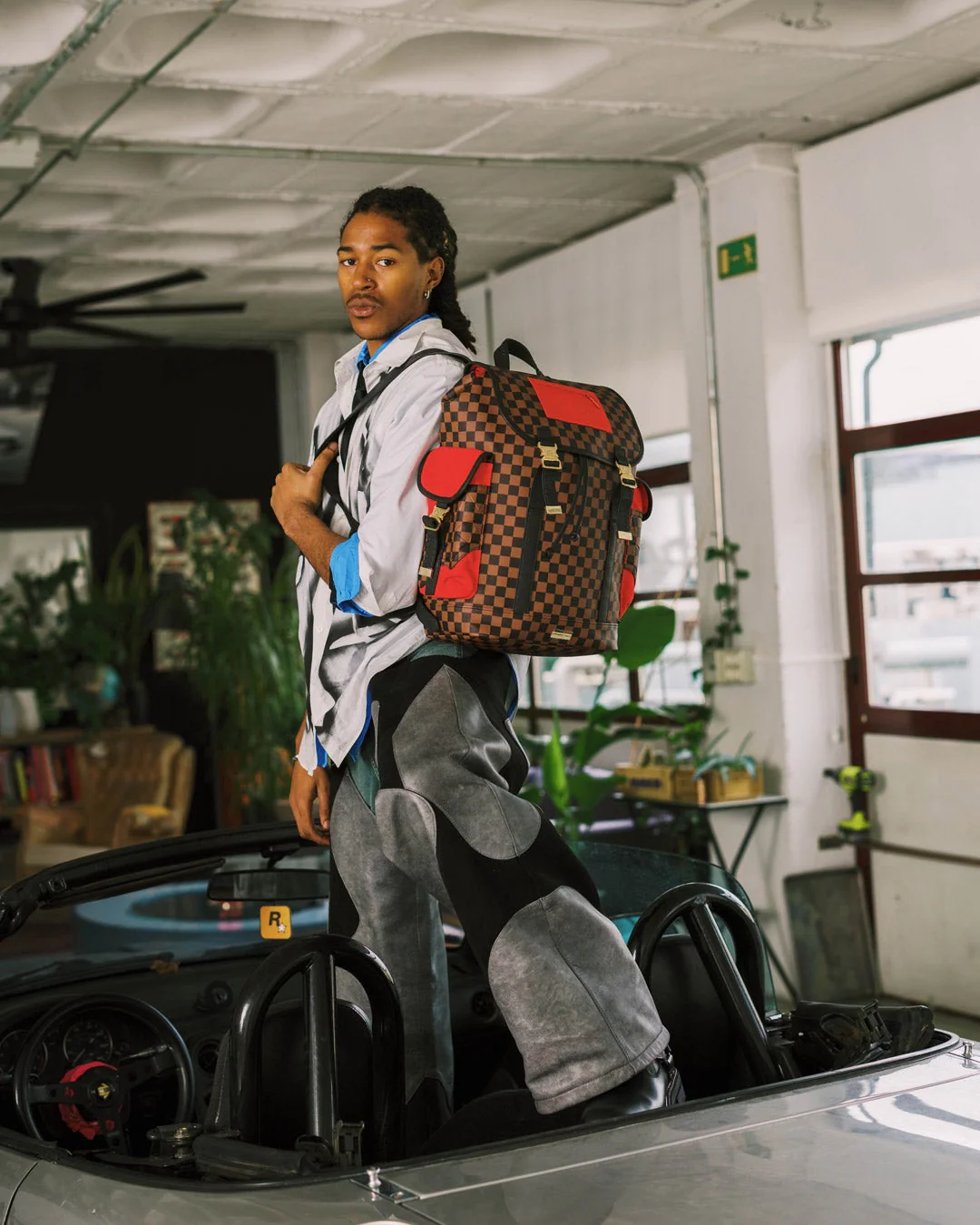 RED REDEMPTION MONTE CARLO BACKPACK - Image 2