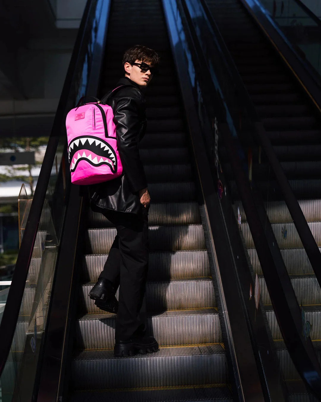 SHARK CENTRAL NYLON HOT PINK - Image 4
