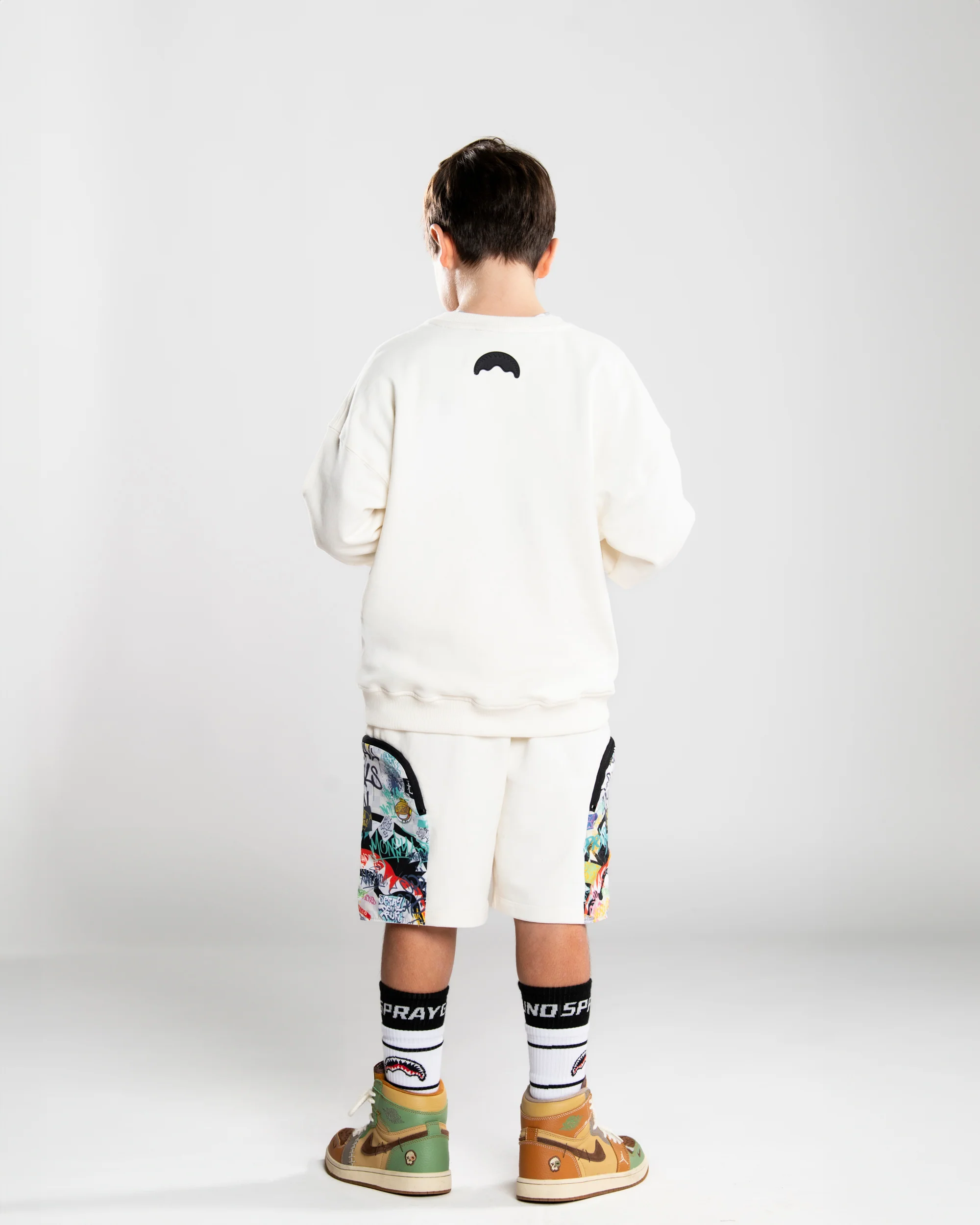 SHARKS IN THE RIZZ BEAR OVER CREWNECK - Image 10
