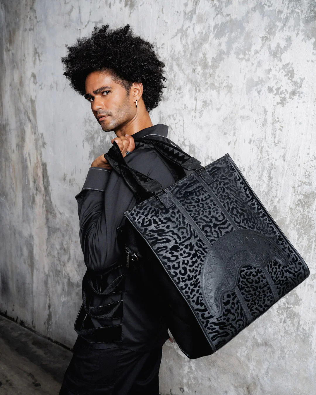 Black Twilight Duffle Large - Image 6