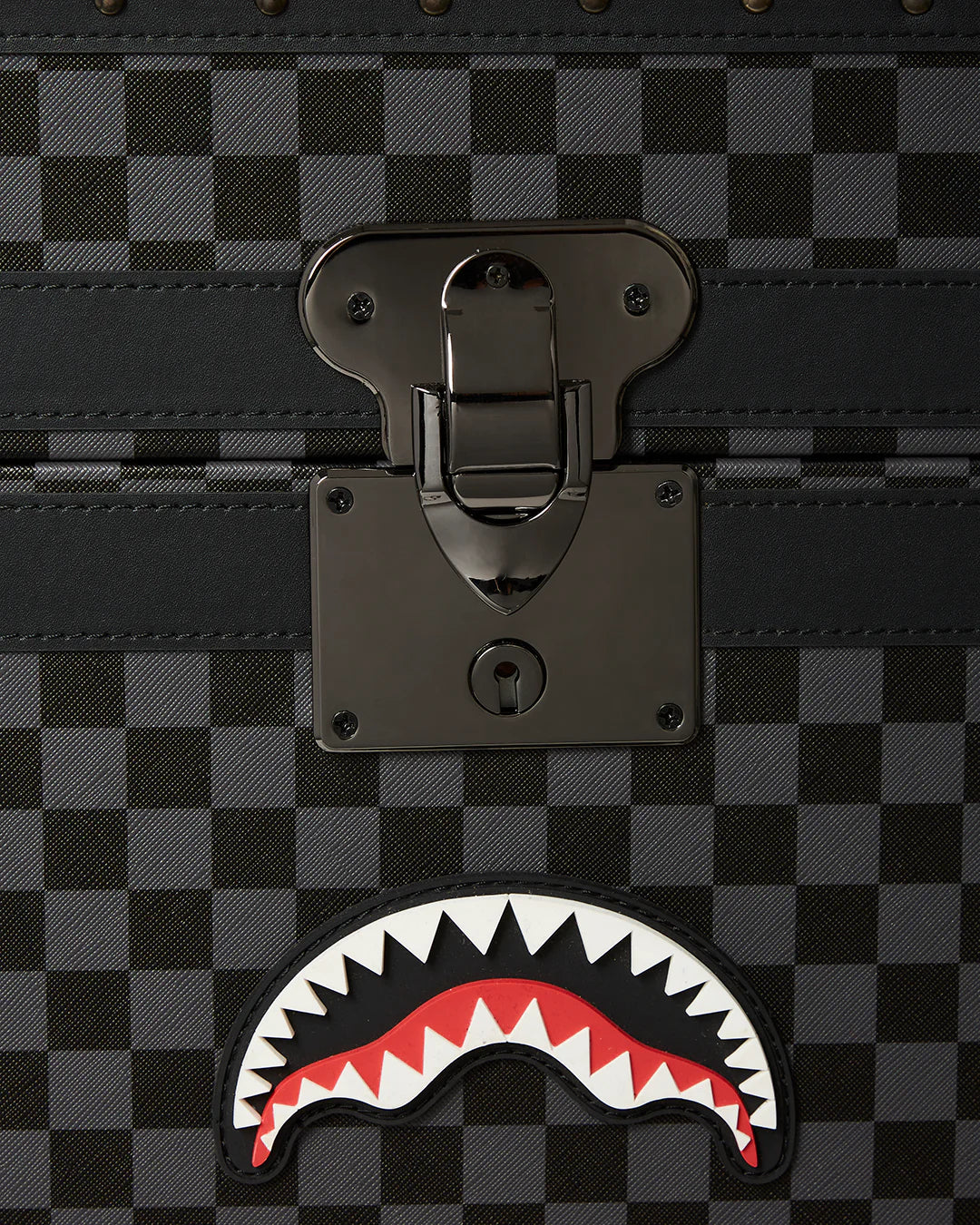 Henny Treasure Fashion Chest - Image 12
