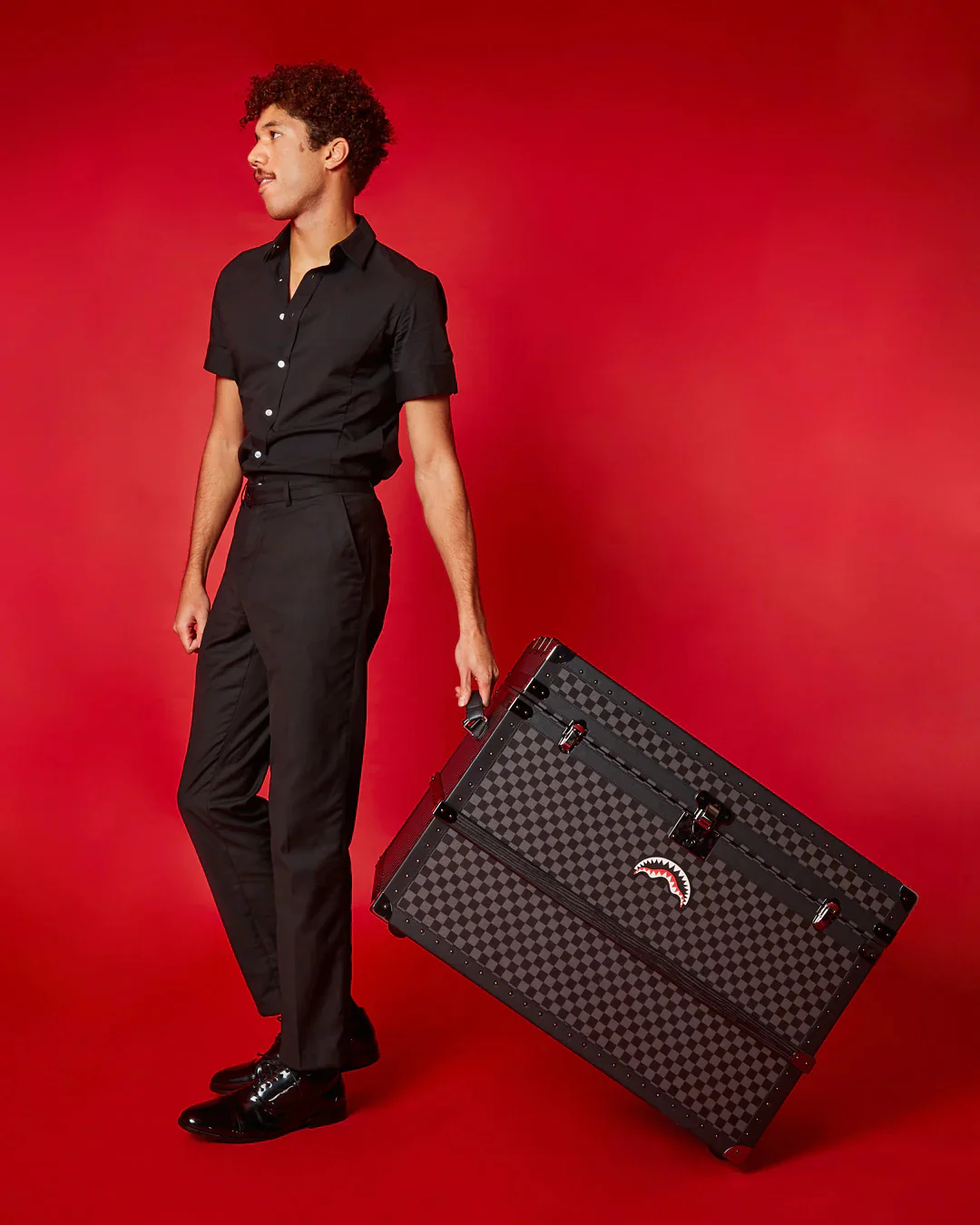 Henny Treasure Fashion Chest - Image 9