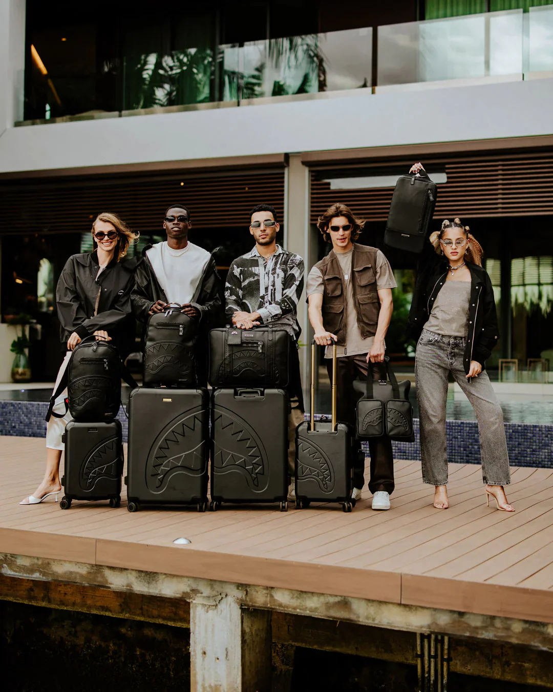 Sharknautics Gold Carryon Hard Luggage - Image 6