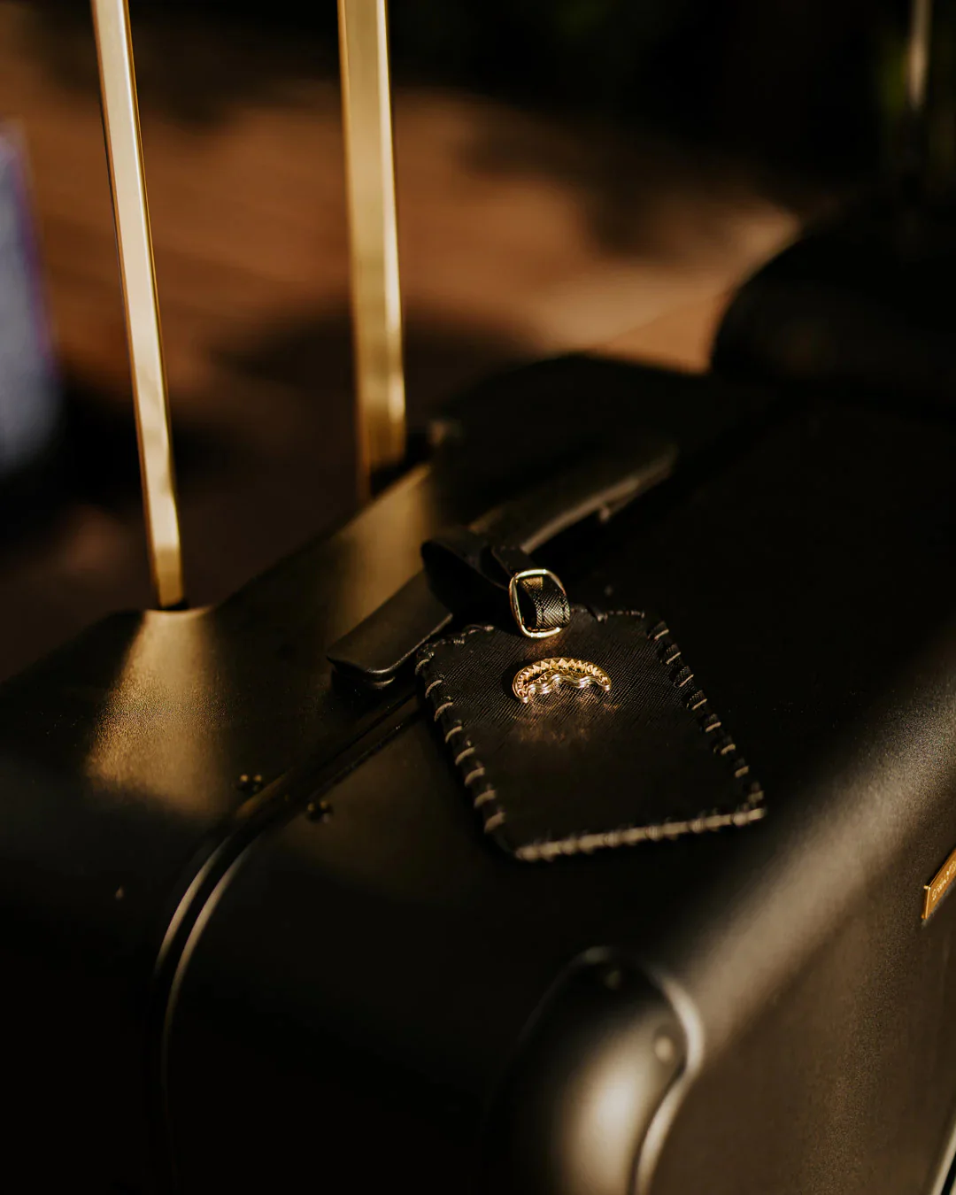 Sharknautics Gold Large Luggage - Image 12