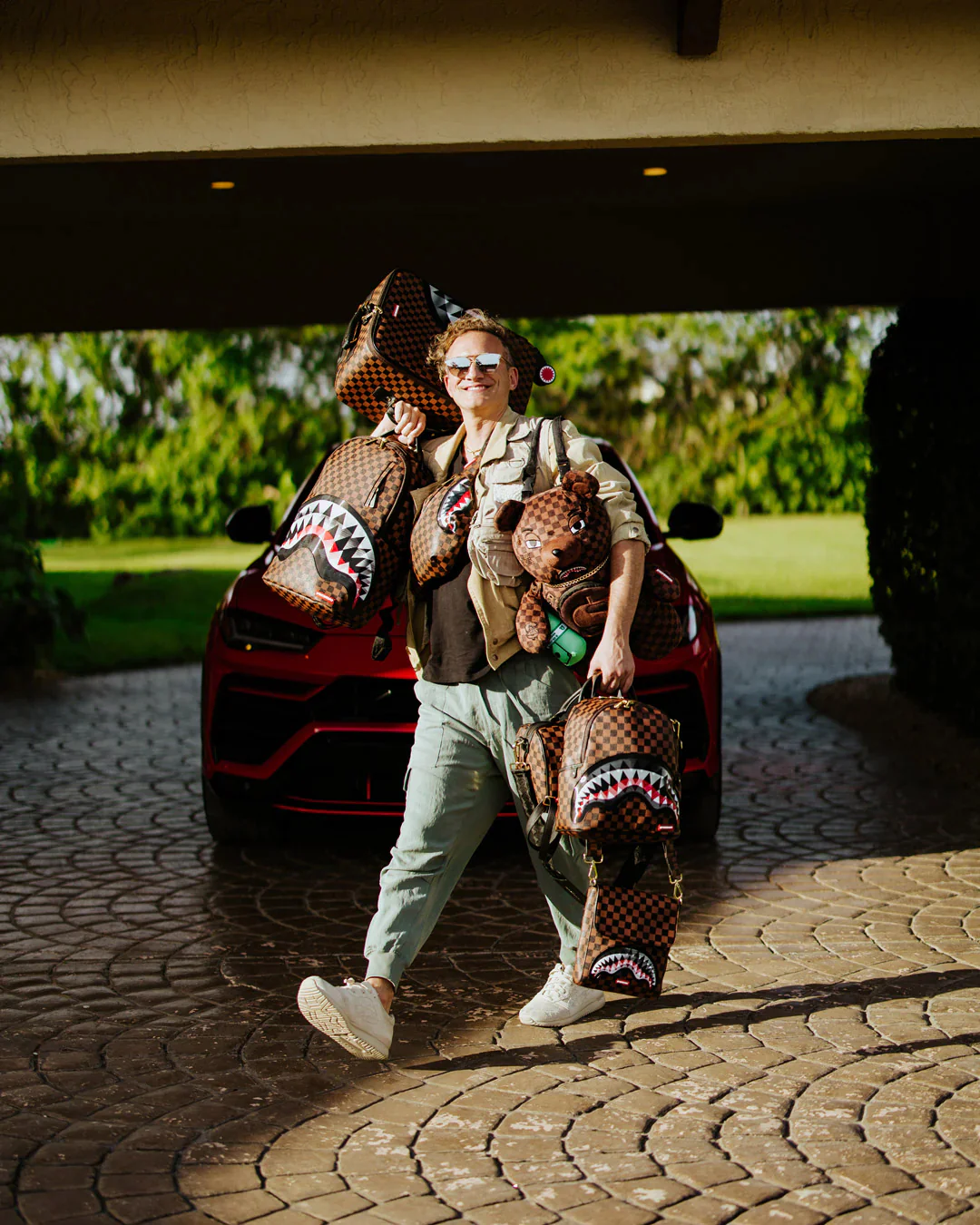 Sip Lenticular Chomp Moneybear Backpack - Image 4