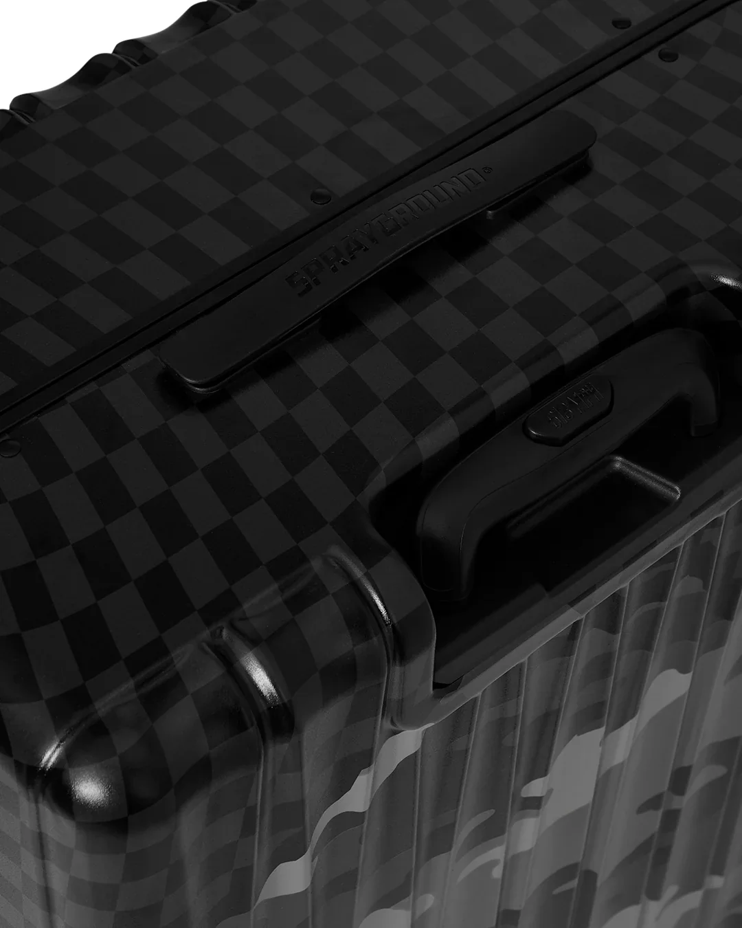 Split Up Camo Tear Large Hard Luggage - Image 12