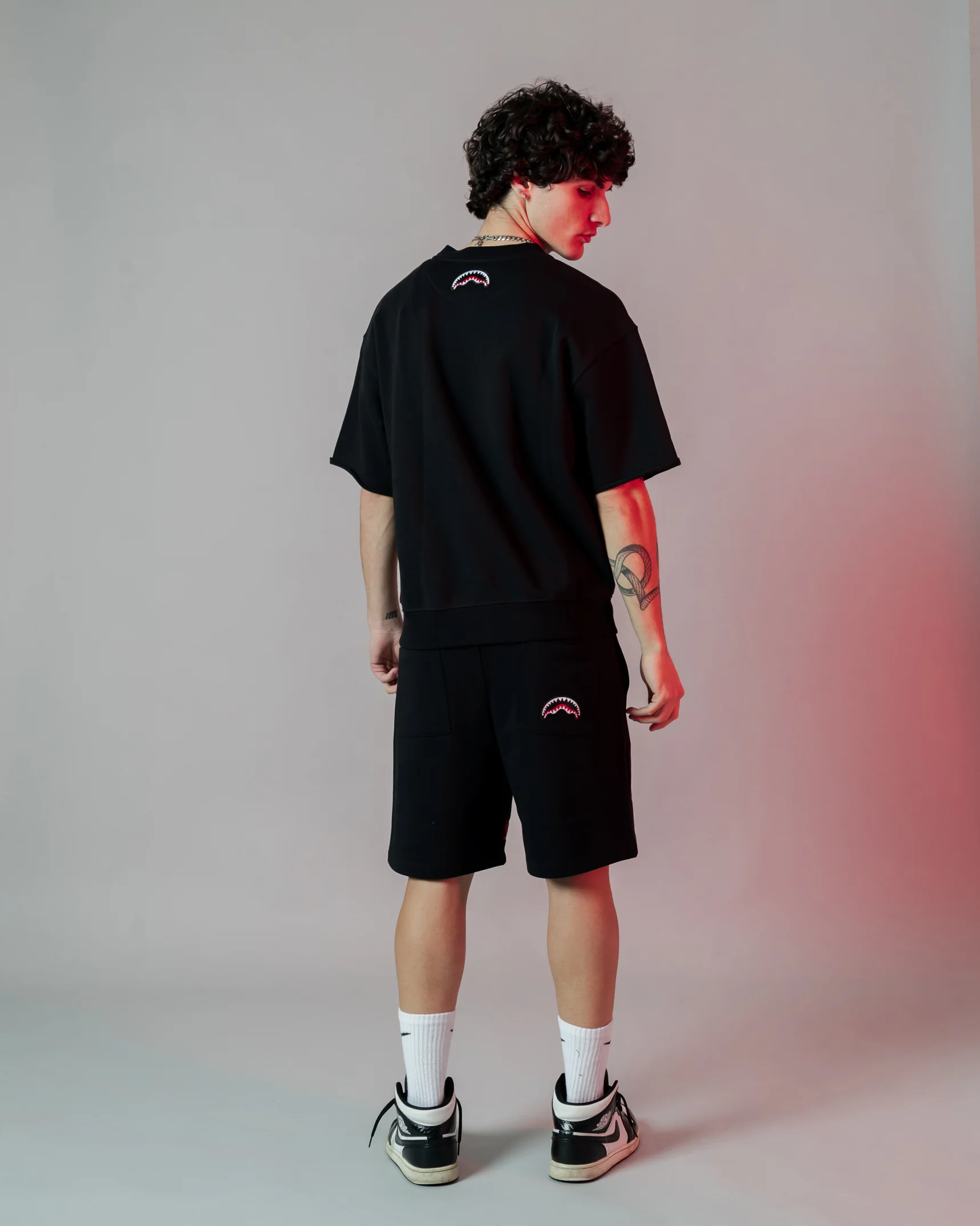 Shaded Embroidery French Terry T-shirt Blk - Image 10