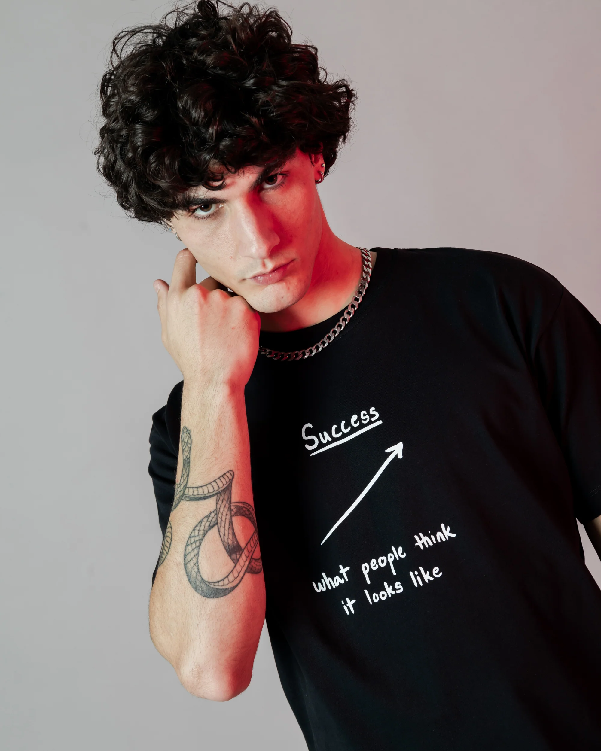 Success Line Tshirt Blk - Image 2