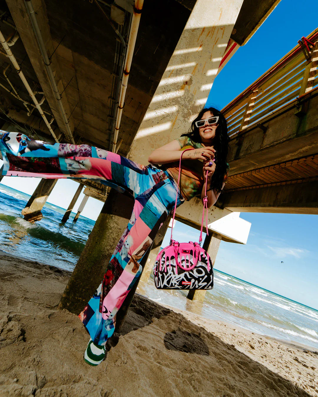 Vice Beach Creative Shark Handbag - Image 2