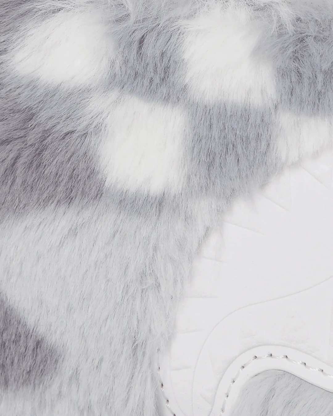 White 3am Fur Wallet - Image 7
