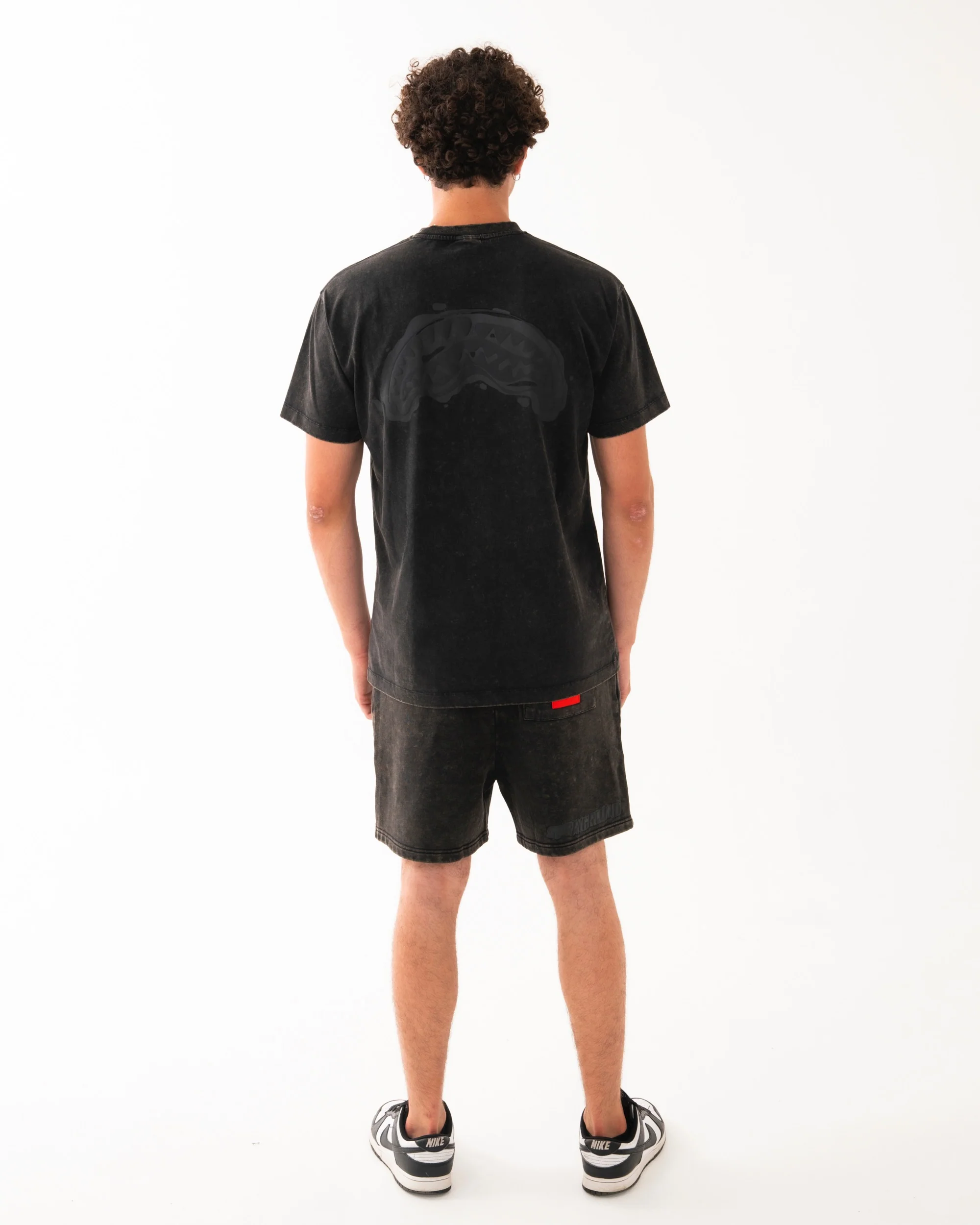 STONE WASHED MELTED SHARK SHORTS BLK - Image 4