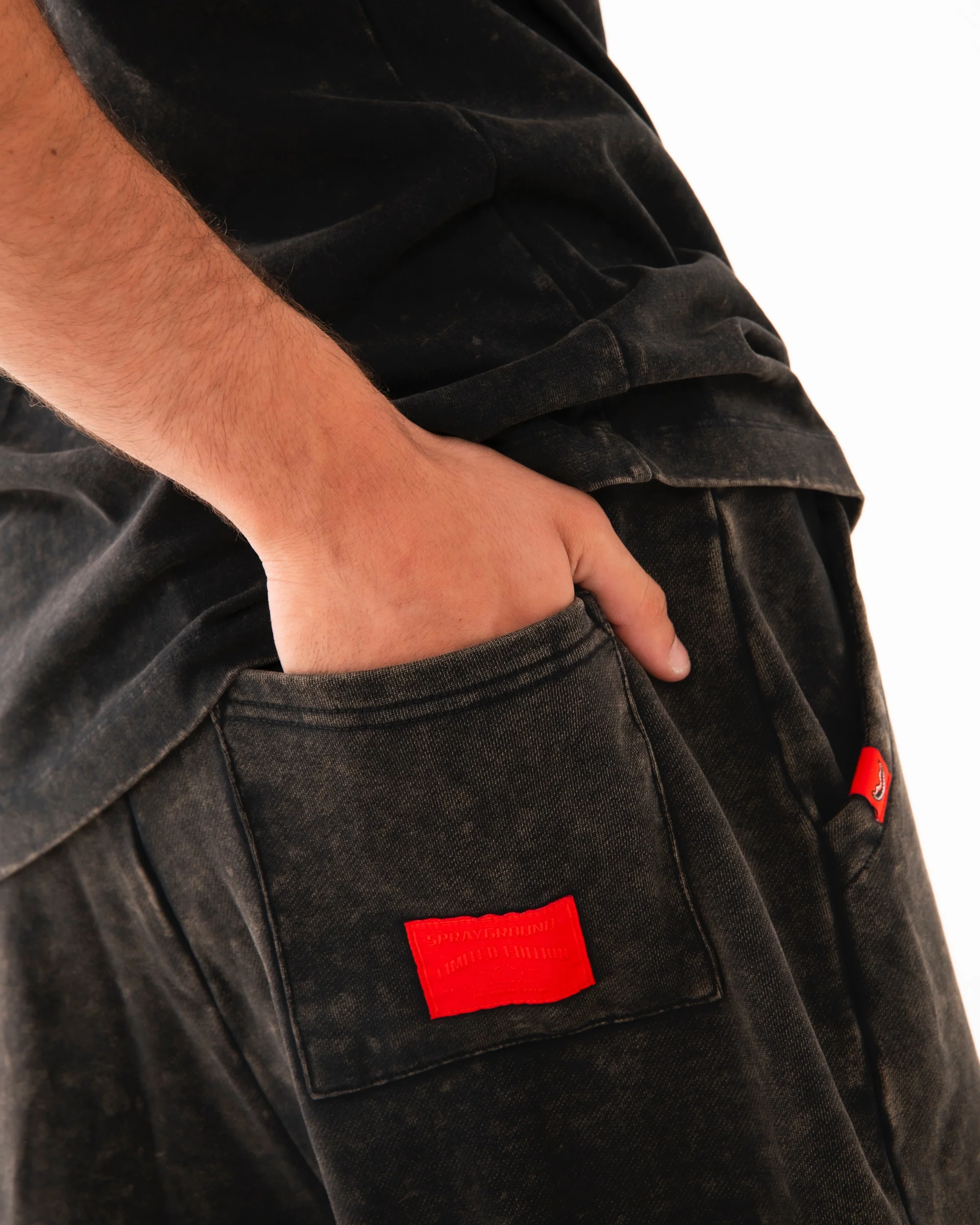 STONE WASHED MELTED SHARK SHORTS BLK - Image 5