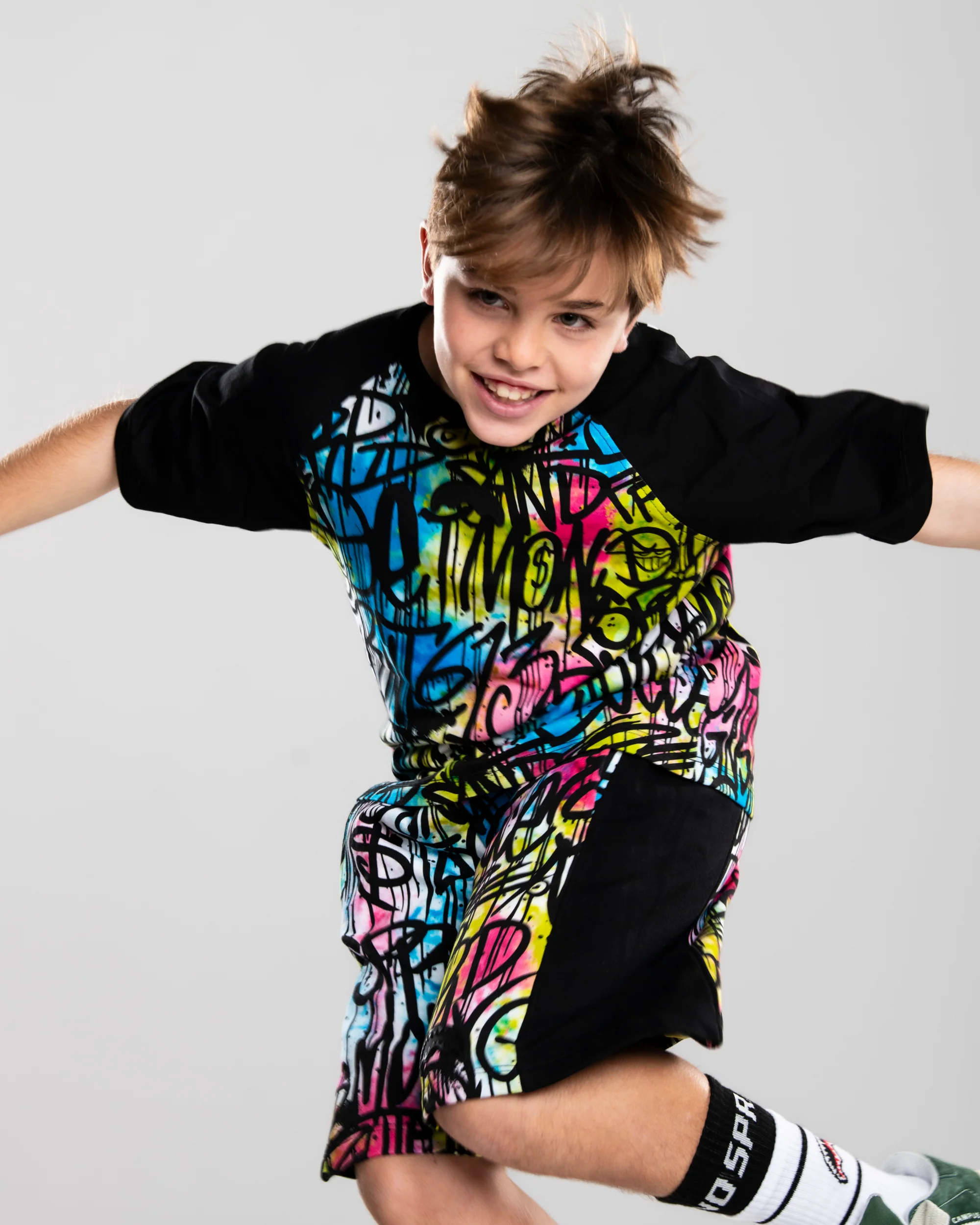 STREET ART RAGLAN T-SHIRT - Image 7