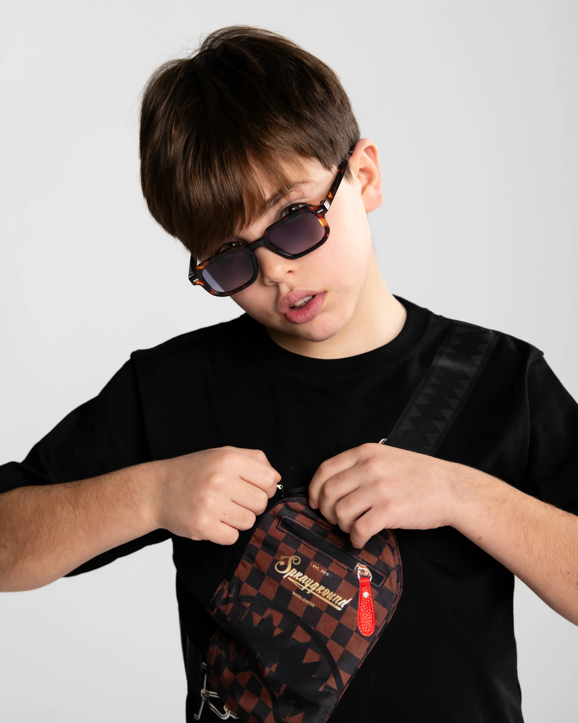 TAKEOVER THE THRONE BACKPACK SLING T-SHIRT - Image 4
