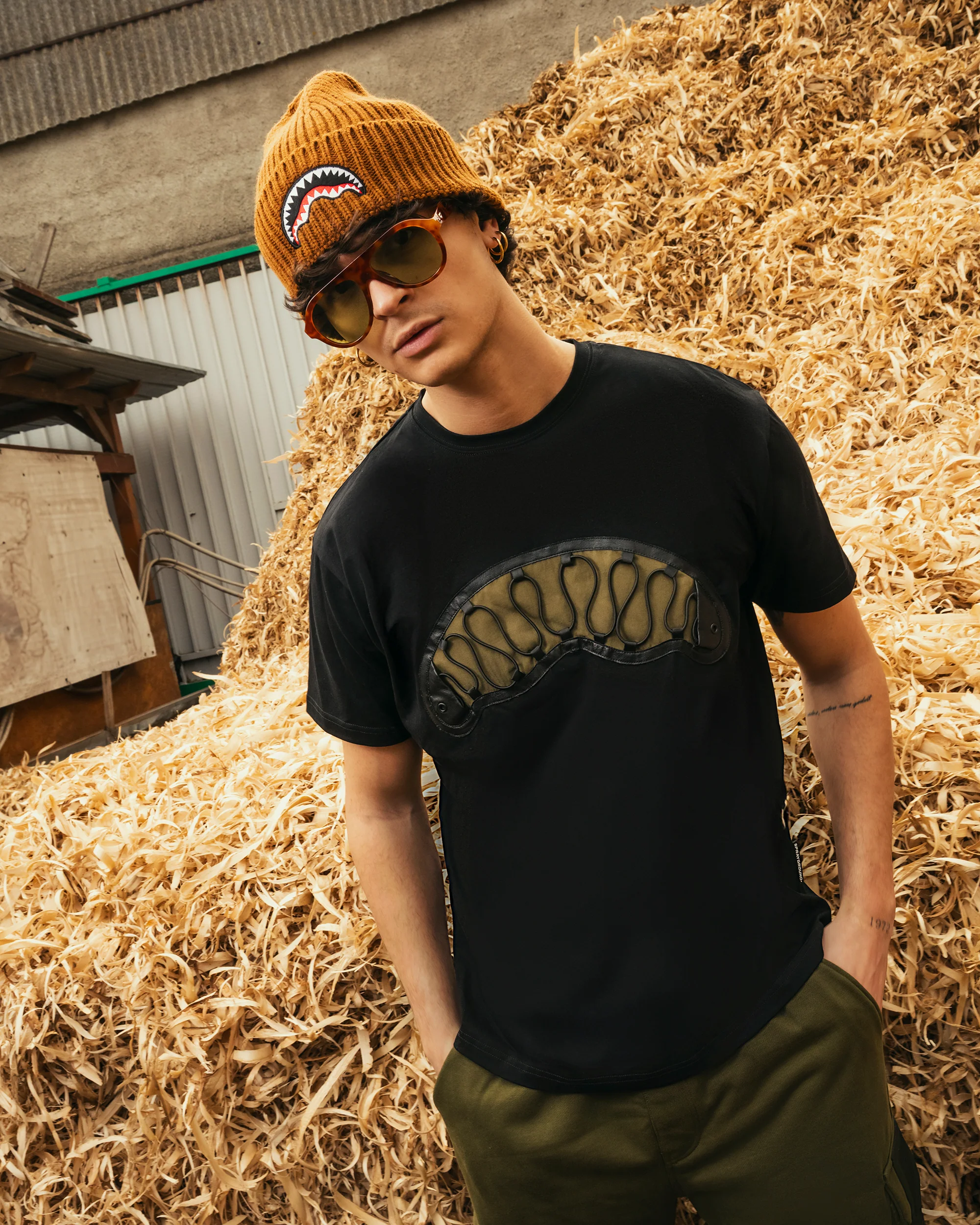 UNLEASH THE SHARK REGULAR T-SHIRT - Image 3