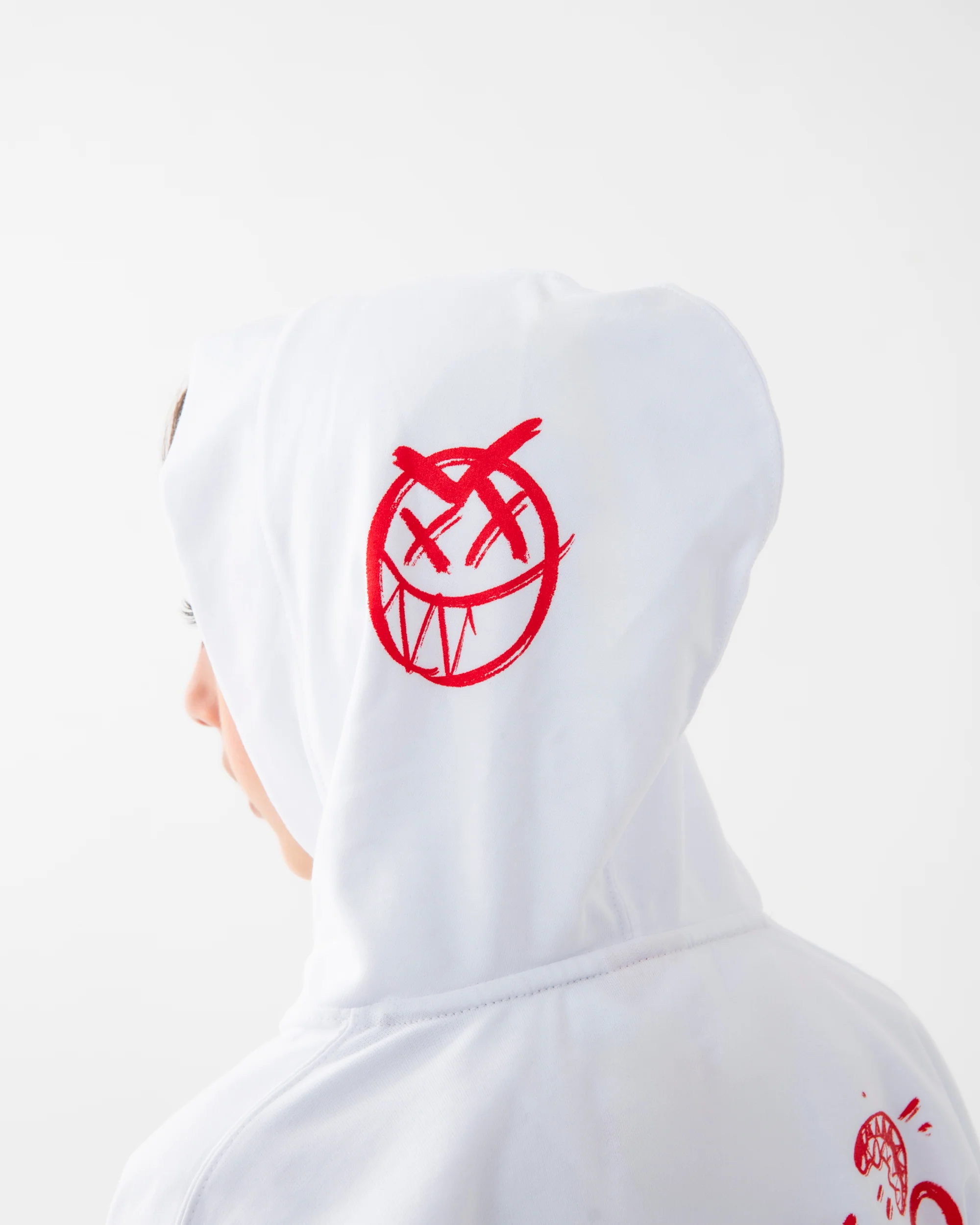 VANDAL DIABLO BEAR WHITE OVER HOODIE - Image 4